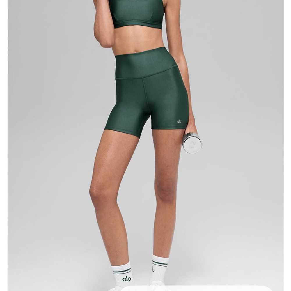 ALO Yoga Airlift Energy Shorts Clover Green